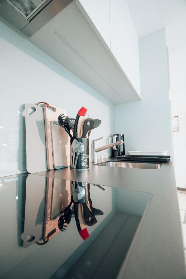 Central Apartment - Culture & Nightlife In One Visp Esterno foto