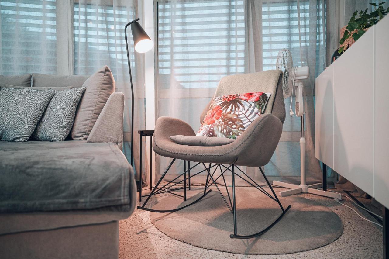 Central Apartment - Culture & Nightlife In One Visp Esterno foto